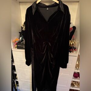 Brand New Timeless Elegance: The Black Velvet Gown